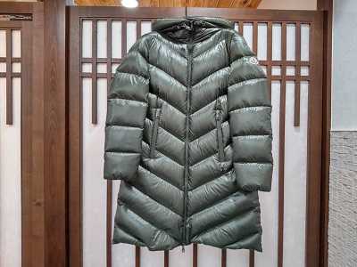 モンクレール買取　Cambales